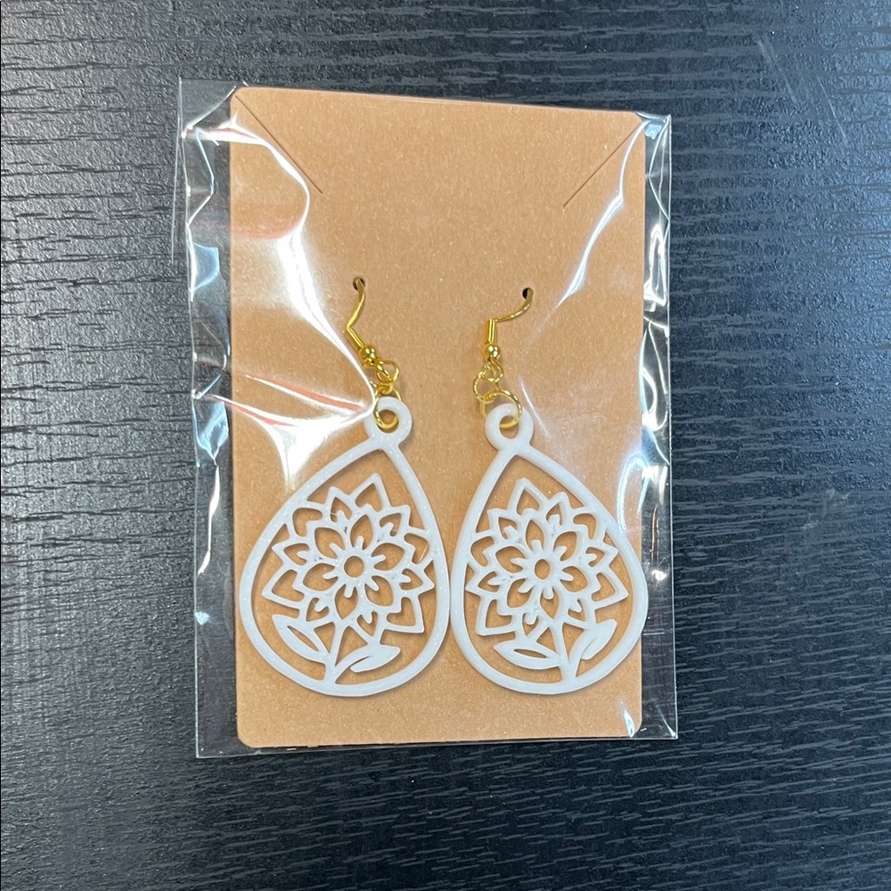 Elegant White Floral Drop Earrings Gold Plated Hypoallergenic